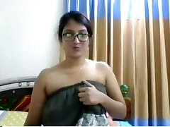 Sensation Julie Bhabhi playing with her breasts