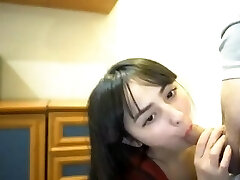 Asian Xinjiang Uyghur Guzzles 新疆维吾尔族维族妹子颜射吞精