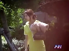 Cool public nakedness video with some whimsical woman being easily fooled