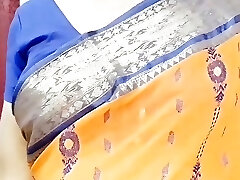 Indian Mommy First Time Boobs Show in Secret Room