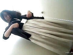 chinese gals go to toilet.308
