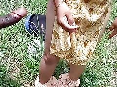 Desi School girl outdoor hindi fucky-fucky - viral mms