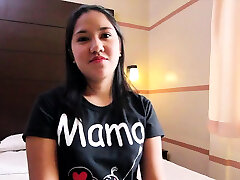 Delicious oriental bitch enjoys a boinking ride