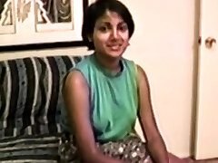 Cute Teen Banged in Old-school Porn