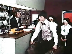 我操！ 修女是花痴！