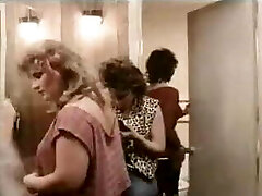 مادر می داند بهترین (1985)