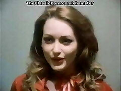 اشلی بروک, زمینه, Debi الماس در,