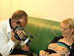 Die Fickwette mit meiner Nachbarin - bitte Video nicht anschauen