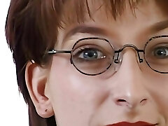 Bilanzbuchhalterin voegelt fuck stick vor kamera