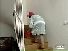 奶奶吸尘器不干净！