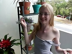 Ginger-haired Amateur Fingering Her Hairy Pussy