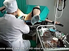 Lady get orgasm om gyno chair