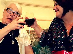 Elderly married lesbos fingering - Morgana Muses & Cassandra Sie