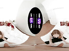 TmwVRnet - Amy Douxxx & Nata Ocean - Early morning three way