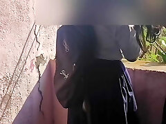 Gav se padane ahi hu hi ladaki ko master ne anguish se choda