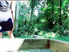 Indian Yong girl Fingering and Drizzling Outdoors – very risky