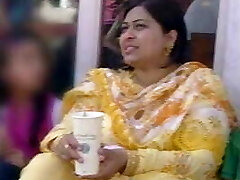 Cum Tribute to a Uber-sexy Paki Aunty
