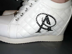 White fitness shoes Lady L (video short version)