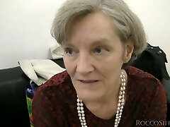 Horny lesbian grandmas in a dirty porn clip