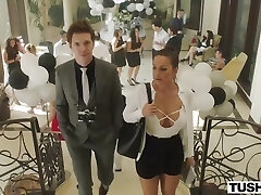 Ultra-kinky chicks went home together, took off their clothes and started making love with each other