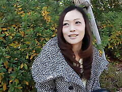 M610G01 A tea tolentino mature woman who seems to be sexless for several years is separated from home.