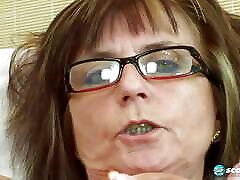 Jana gets her glasses glazed