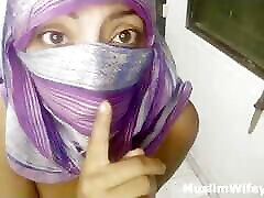 Sexy wabcam riding dildo sem boy sexvideos IN Hijab Niqab Muslim Arab Masturbates Gushy Squirting Pussy On Live Webcam