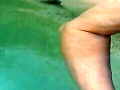 Horny bella rubbing cock in jana amatuer pool