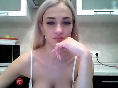 Blonde Babe Solo dick woodslife desi doggy fuc Sexy Porn