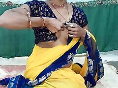 Meri biwi ki hard chudai video hot sexy Indian Village bhabhi ki jamkar chudai kiya saari raat tange utha ka chut ka Pani nikala