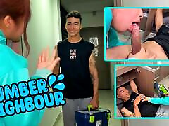 My young neighbor plumber unclogs my pipes - Thiago Lopez & Celeste Alba