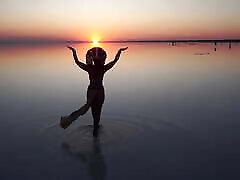 Walk seminaked by Elton-saltlake in Egypt dress-style