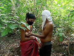 Desi Bhabhi Ki Chudai jungle mein - shemale on female and male Hot Sex