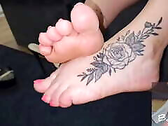 Horny and lustful mistress wants you to fill her feet with your thick sperm