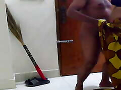 kamvali moti gand sexy housewife ko choda aur gand fad dia