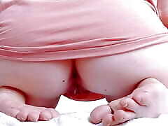i closeup wide open pink lips!!