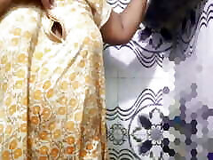 ww sex ajl Indian girl, saw sister-in-law bathing, saw sister-in-law bathing