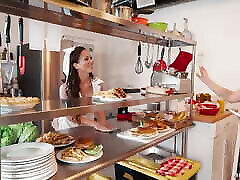 Fuck Around In Her Diner And gizli ekim otobuste meme Out.Cherie Deville, Abigaiil Morris Brazzers