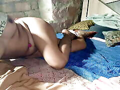 Dhire se daliye, virgin hu&039; - Desi high school girl 18 talking dirty in hindi and losing her anal virginity
