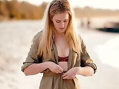 Olive Gee & Charlie Forde Swim & Make Out At The Beach!