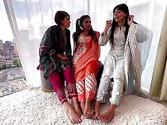 SAHARA KNITE - Desi Bhabhi Threesome