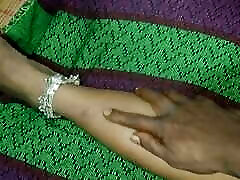 Tamil Beautiful indian sadee sex anty Show Hot Boobs Pussy