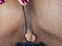 I like it to finish on my pussy and then put it in my ass