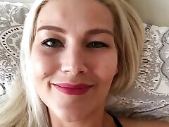My cunt squirts several times in bed! Cumshot Squirting 4 orgasms