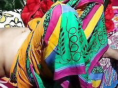 Homemade boudi chudai in green saree