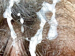 Komal was afraid of thieves.