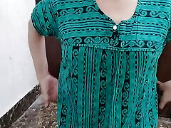Chachi ka big boobs daba daba kar pela