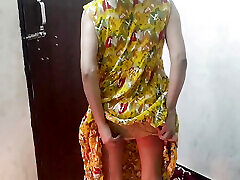 College aex aunty ko paise dekar jabar dasti pela
