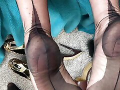 Mrs Mature Feet allows her Foot Boy some fun