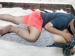 Desi malkin ko mokar ne pel diya
